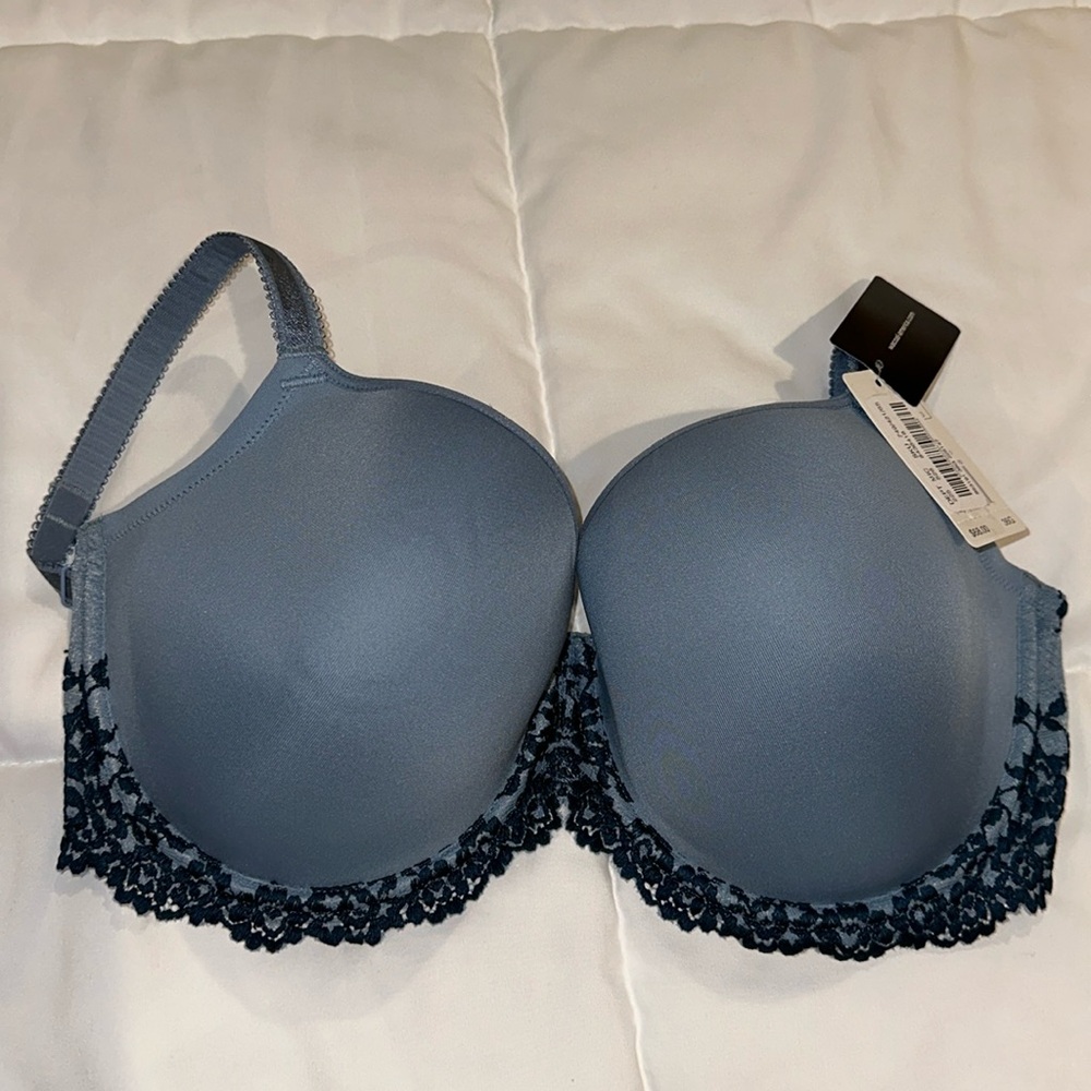 Wacoal, Embrace the Lace Bra- Brand New
